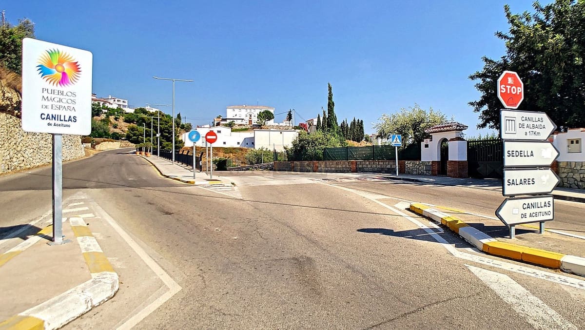 2 bedroom Apartment for sale in Canillas de Aceituno with garage - € 148,000 (Ref: 9204020)