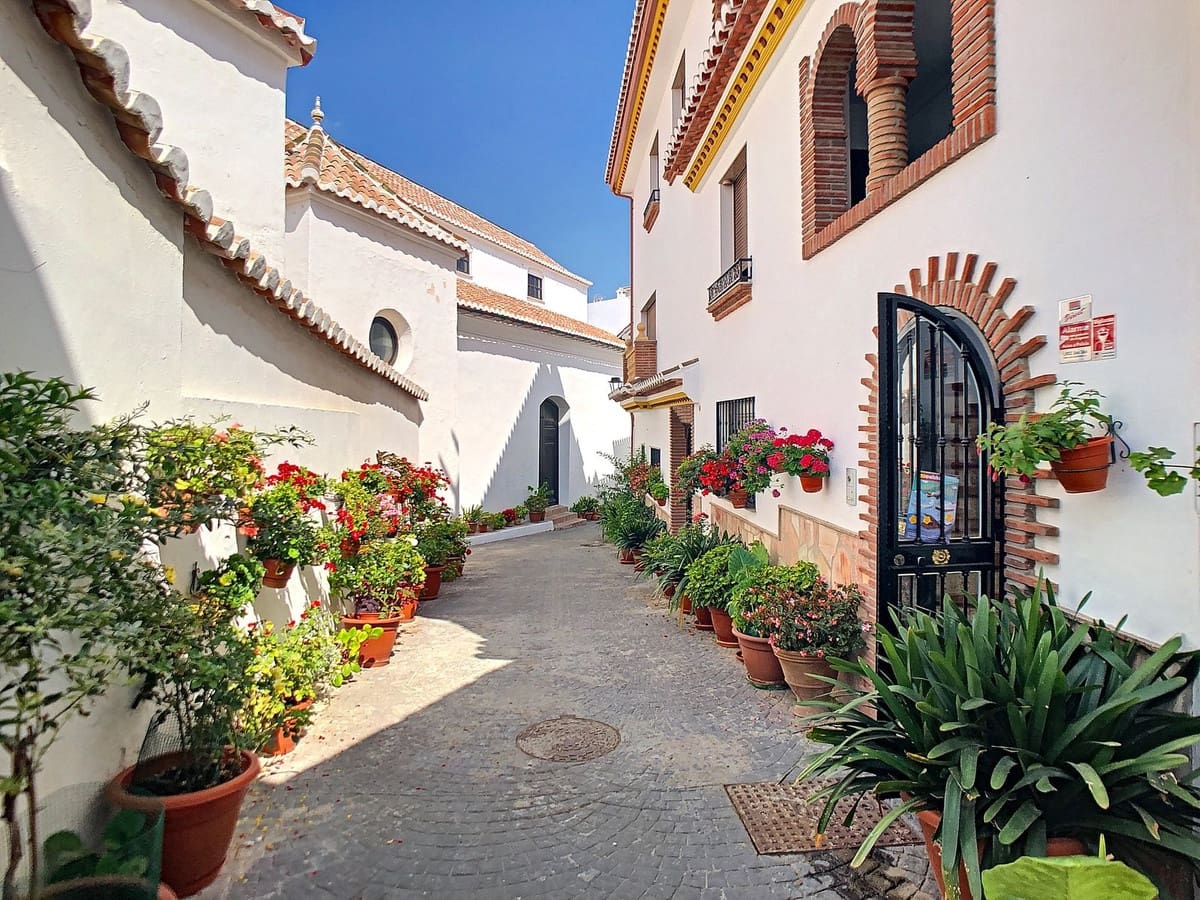 2 bedroom Apartment for sale in Canillas de Aceituno with garage - € 148,000 (Ref: 9204020)