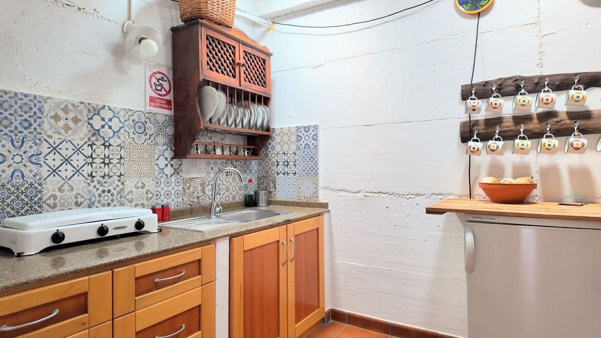 2 soveværelse Finca/Landehus til salg i Ardales med swimmingpool - € 299.000 (Ref: 9230697)