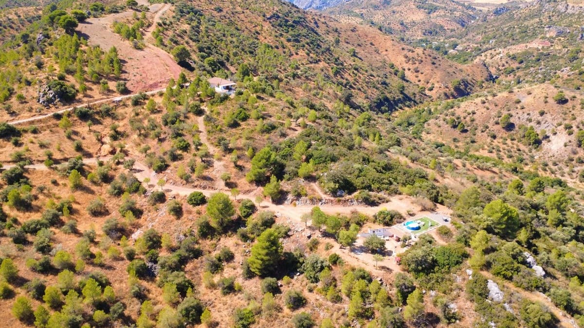 2 soveværelse Finca/Landehus til salg i Ardales med swimmingpool - € 299.000 (Ref: 9230697)