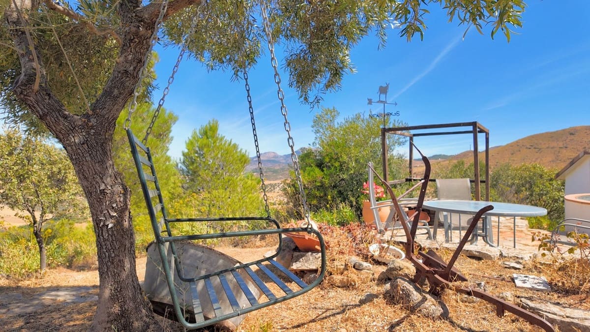 2 soveværelse Finca/Landehus til salg i Ardales med swimmingpool - € 299.000 (Ref: 9230697)