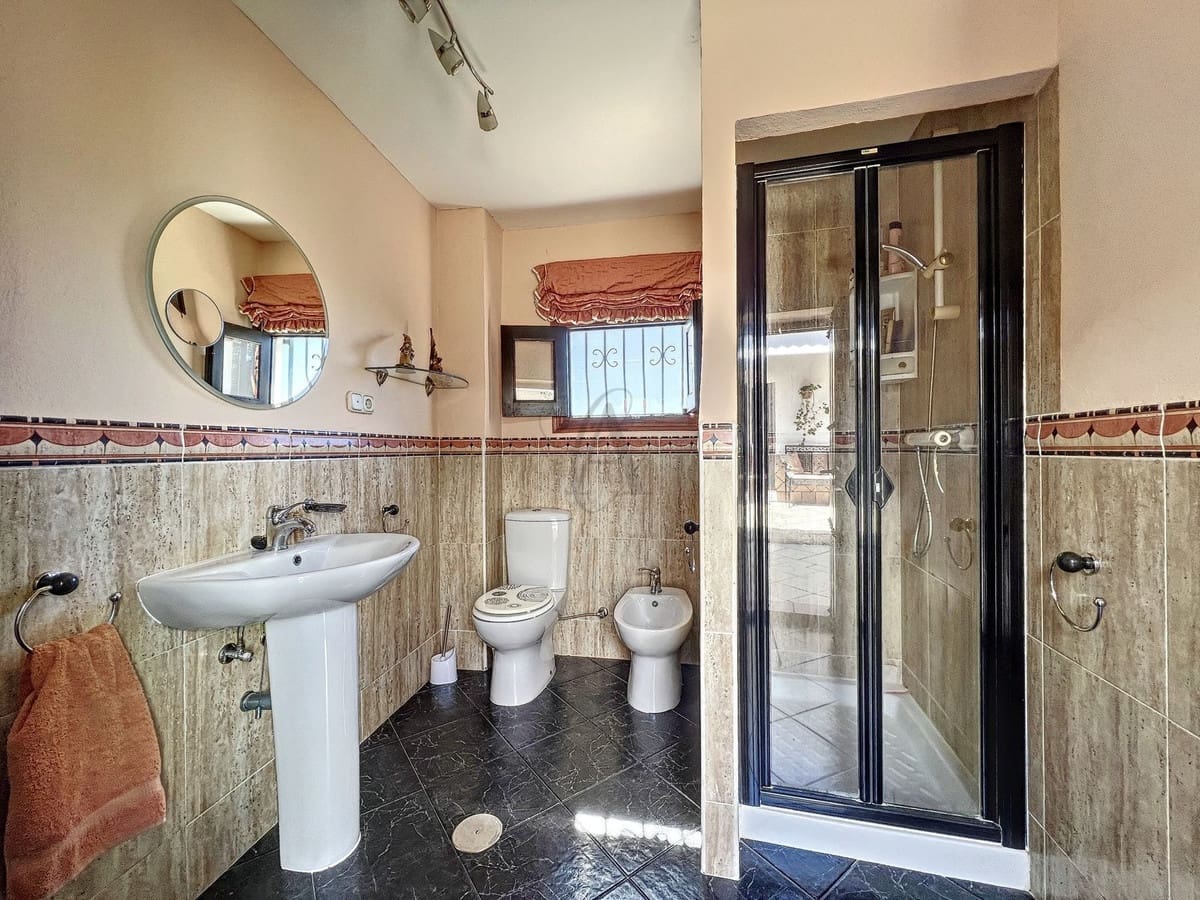 6 quarto Quinta/Casa Rural para venda em Iznajar com piscina garagem - 545 000 € (Ref: 9253922)