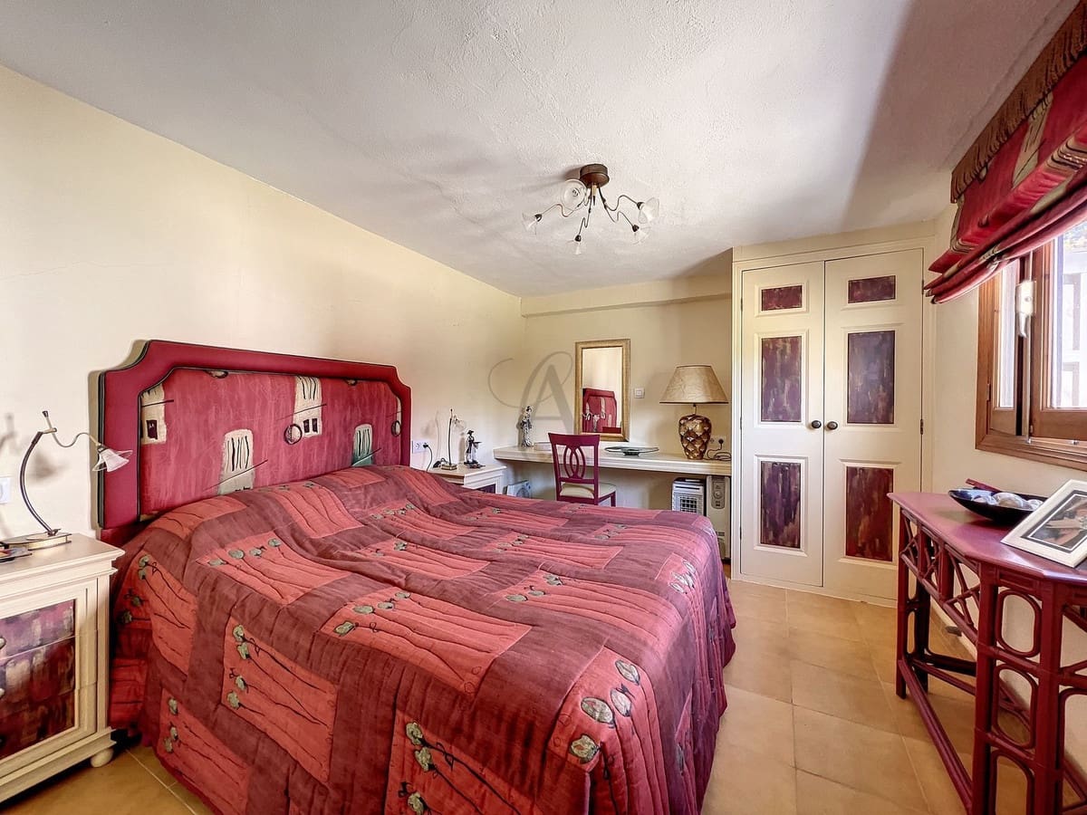 6 quarto Quinta/Casa Rural para venda em Iznajar com piscina garagem - 545 000 € (Ref: 9253922)