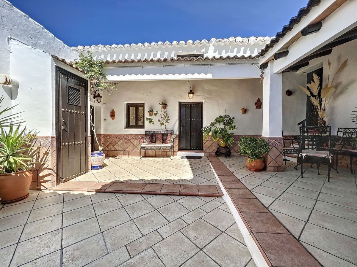 6 quarto Quinta/Casa Rural para venda em Iznajar com piscina garagem - 545 000 € (Ref: 9253922)