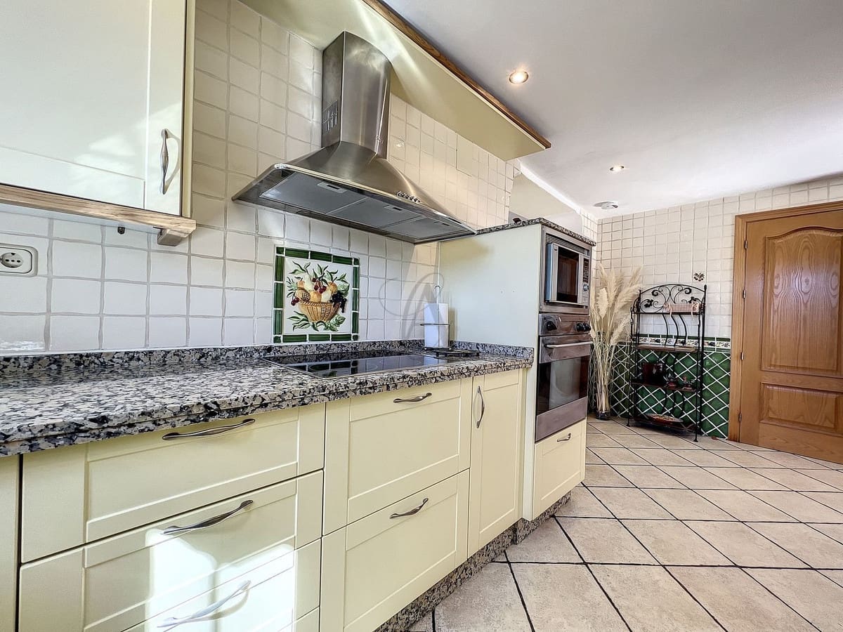 6 quarto Quinta/Casa Rural para venda em Iznajar com piscina garagem - 545 000 € (Ref: 9253922)