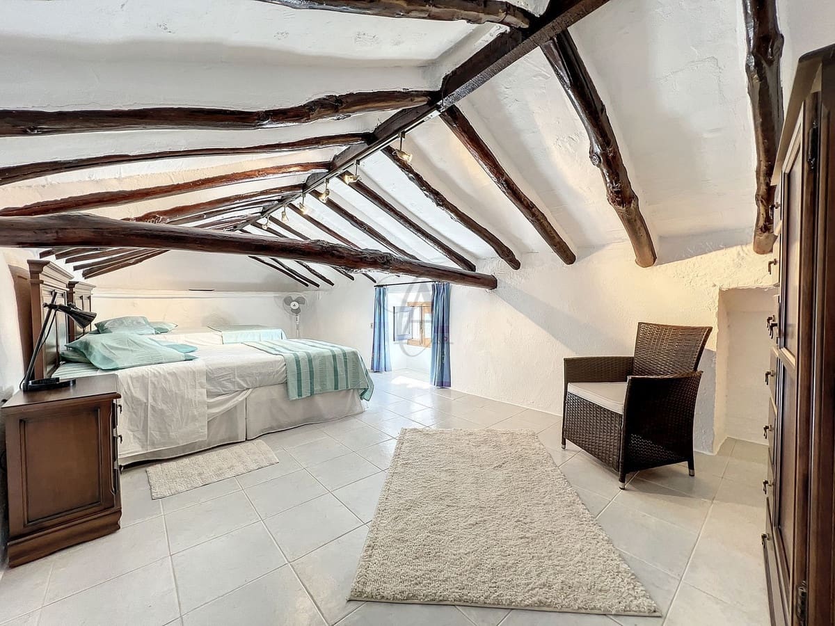 6 quarto Quinta/Casa Rural para venda em Iznajar com piscina garagem - 545 000 € (Ref: 9253922)