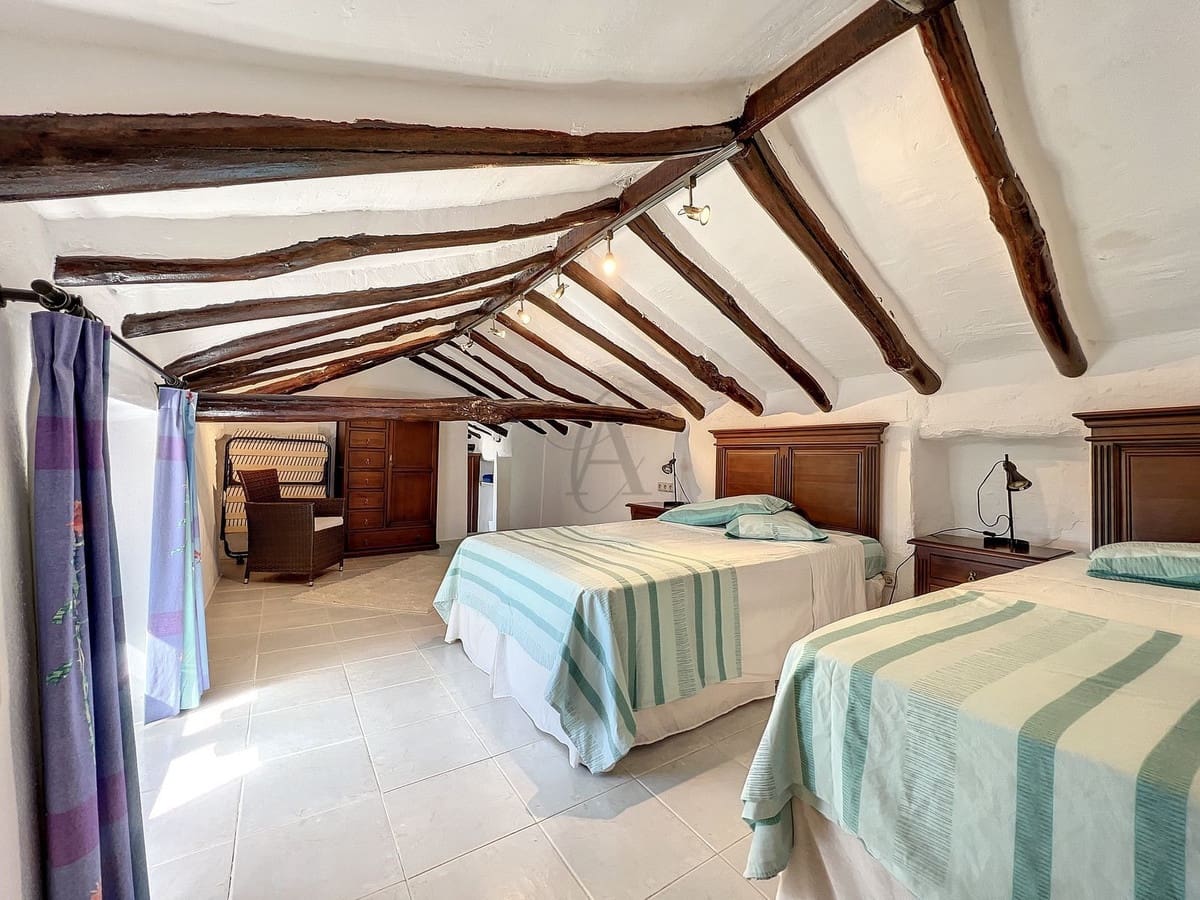 6 quarto Quinta/Casa Rural para venda em Iznajar com piscina garagem - 545 000 € (Ref: 9253922)