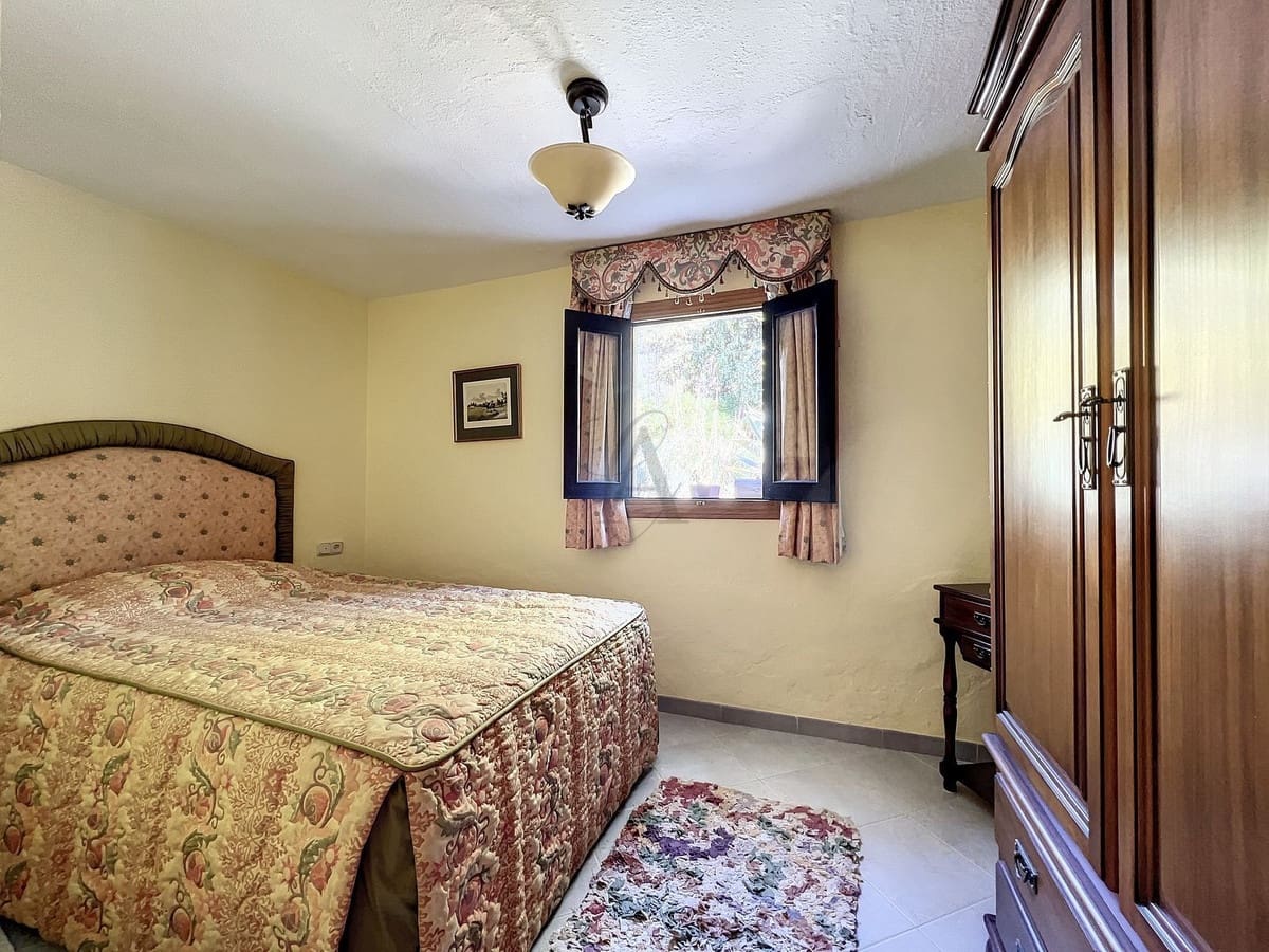 6 quarto Quinta/Casa Rural para venda em Iznajar com piscina garagem - 545 000 € (Ref: 9253922)