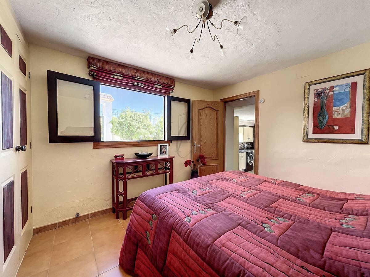 6 quarto Quinta/Casa Rural para venda em Iznajar com piscina garagem - 545 000 € (Ref: 9253922)