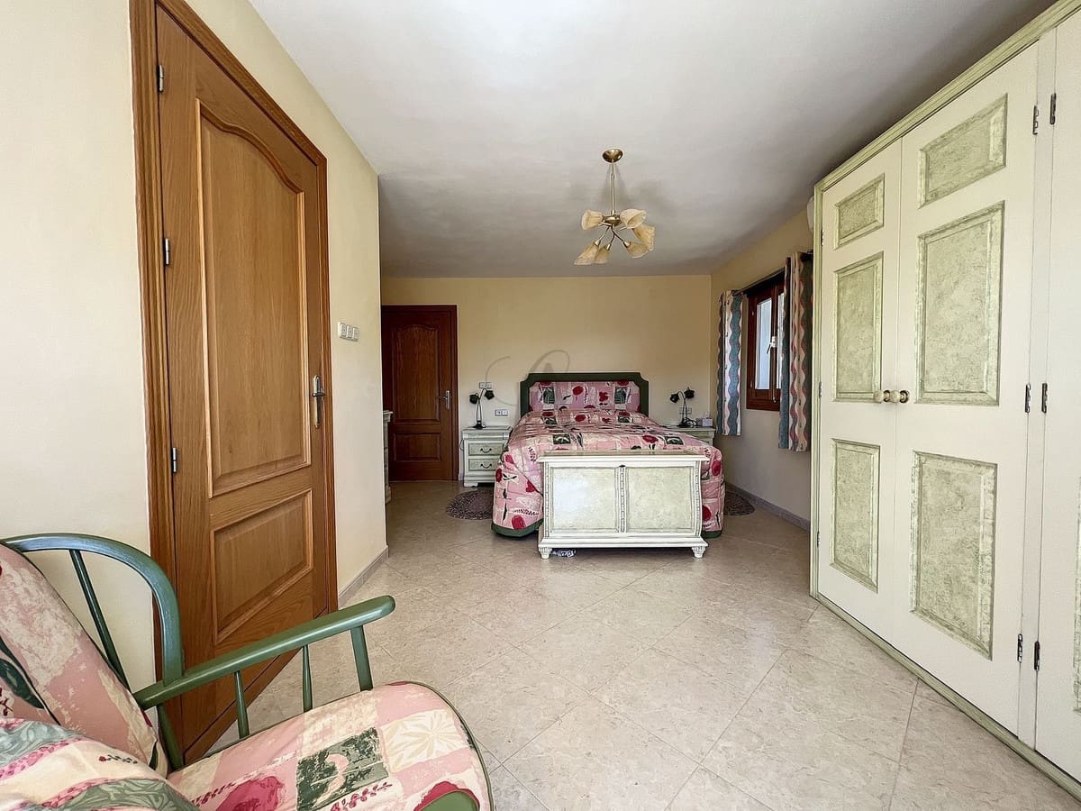 6 quarto Quinta/Casa Rural para venda em Iznajar com piscina garagem - 545 000 € (Ref: 9253922)