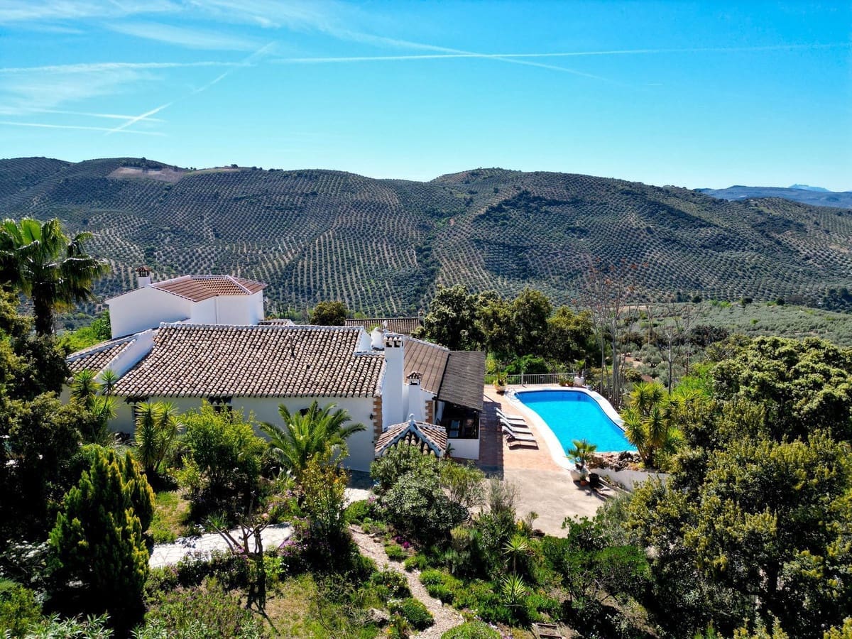 6 quarto Quinta/Casa Rural para venda em Iznajar com piscina garagem - 545 000 € (Ref: 9253922)