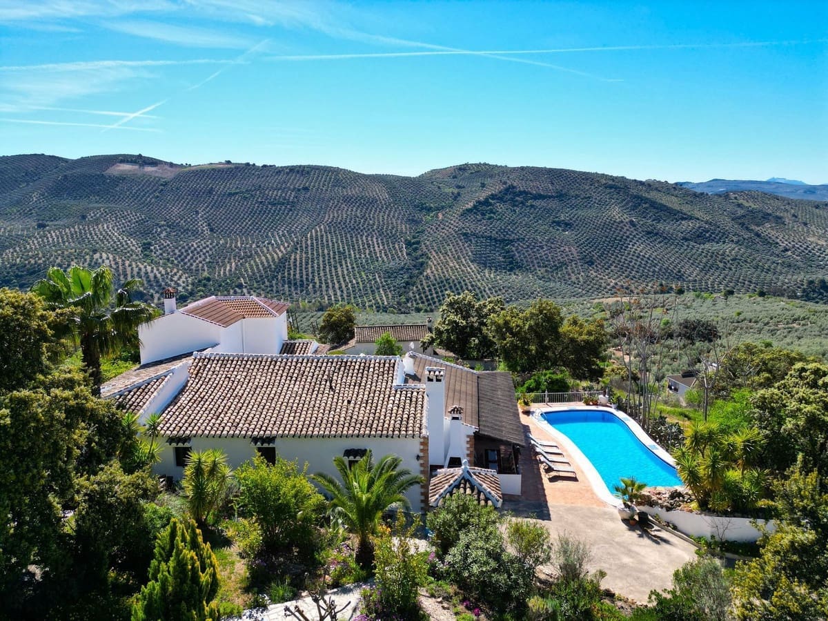 6 quarto Quinta/Casa Rural para venda em Iznajar com piscina garagem - 545 000 € (Ref: 9253922)