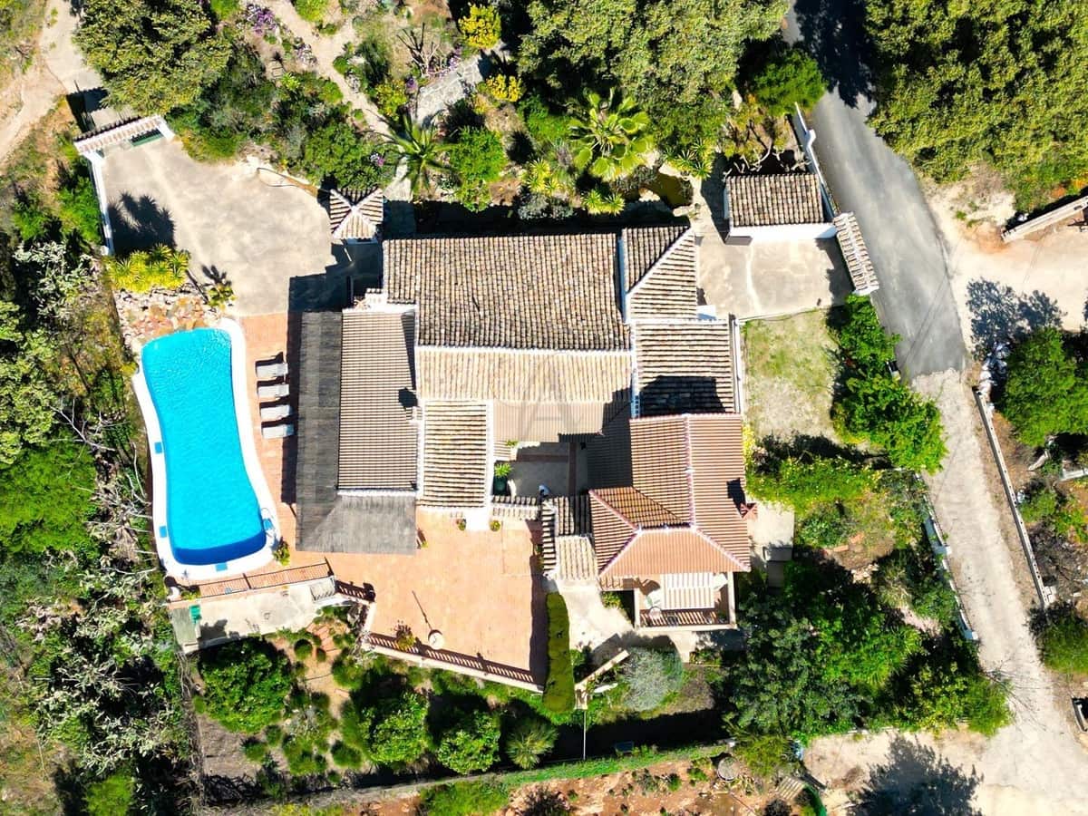 6 quarto Quinta/Casa Rural para venda em Iznajar com piscina garagem - 545 000 € (Ref: 9253922)