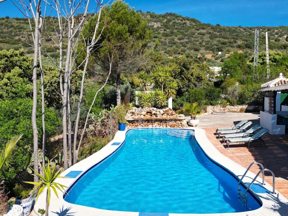 6 quarto Quinta/Casa Rural para venda em Iznajar com piscina garagem - 545 000 € (Ref: 9253922)