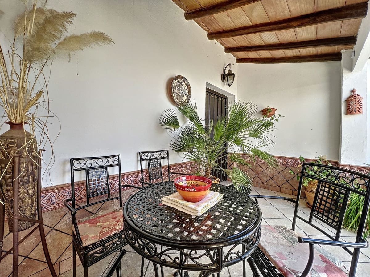 6 quarto Quinta/Casa Rural para venda em Iznajar com piscina garagem - 545 000 € (Ref: 9253922)