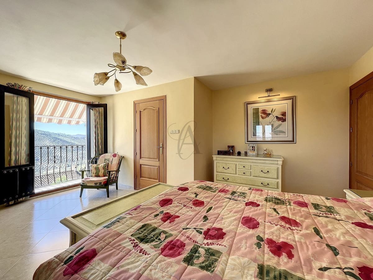 6 quarto Quinta/Casa Rural para venda em Iznajar com piscina garagem - 545 000 € (Ref: 9253922)