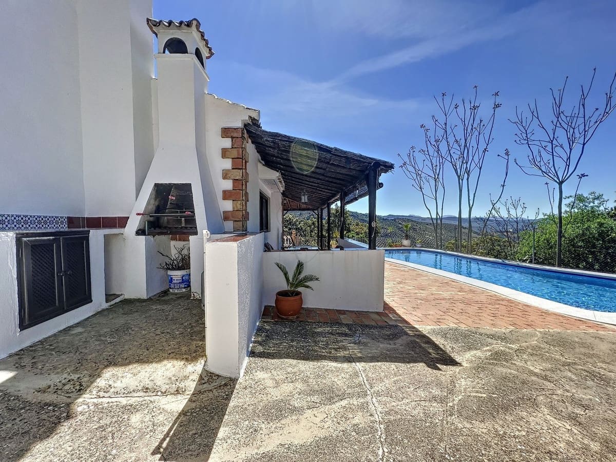 6 quarto Quinta/Casa Rural para venda em Iznajar com piscina garagem - 545 000 € (Ref: 9253922)