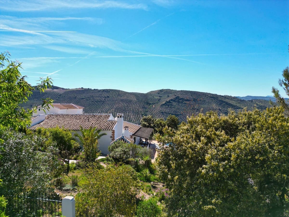 6 quarto Quinta/Casa Rural para venda em Iznajar com piscina garagem - 545 000 € (Ref: 9253922)