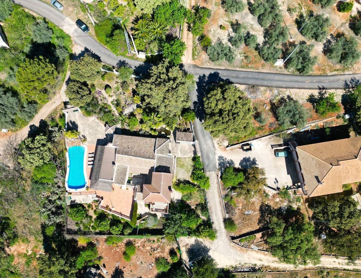 6 quarto Quinta/Casa Rural para venda em Iznajar com piscina garagem - 545 000 € (Ref: 9253922)