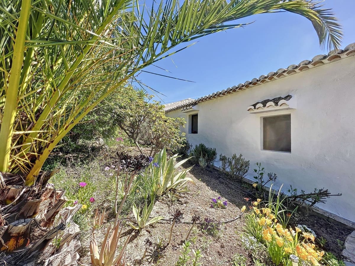 6 quarto Quinta/Casa Rural para venda em Iznajar com piscina garagem - 545 000 € (Ref: 9253922)