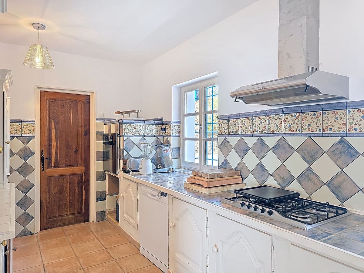 3 bedroom Villa for sale in Sayalonga with pool garage - € 845,000 (Ref: 9254407)