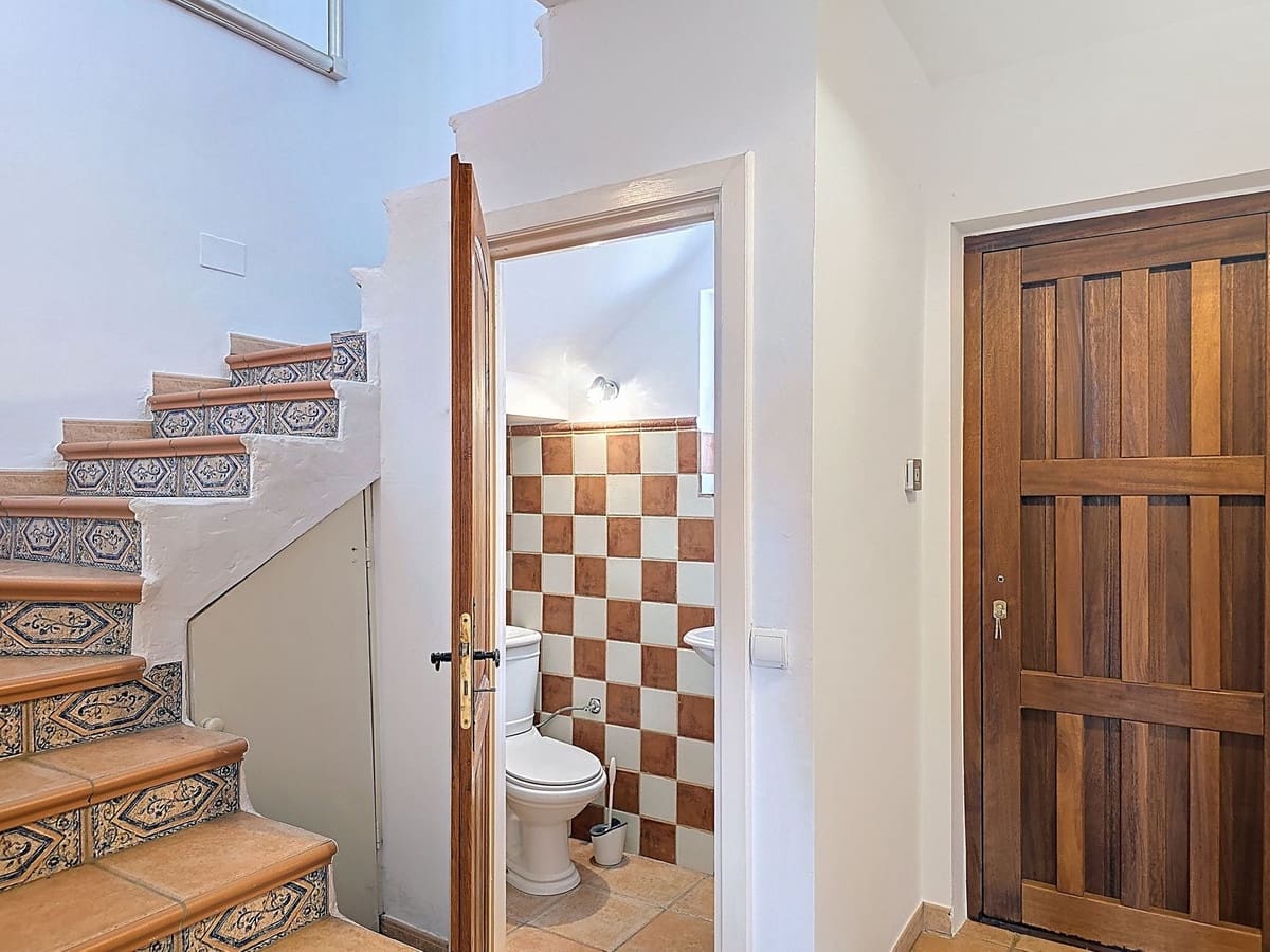 3 bedroom Villa for sale in Sayalonga with pool garage - € 845,000 (Ref: 9254407)