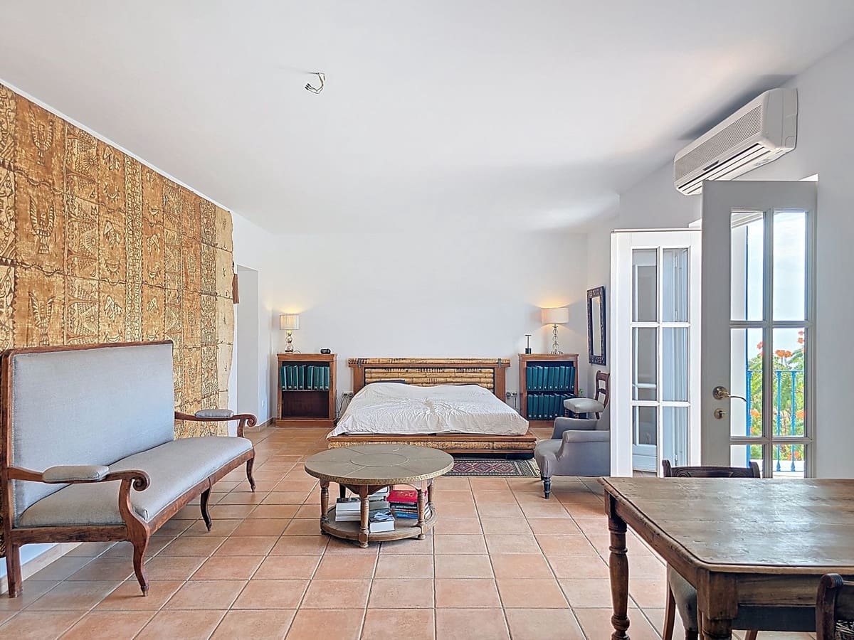 3 bedroom Villa for sale in Sayalonga with pool garage - € 845,000 (Ref: 9254407)