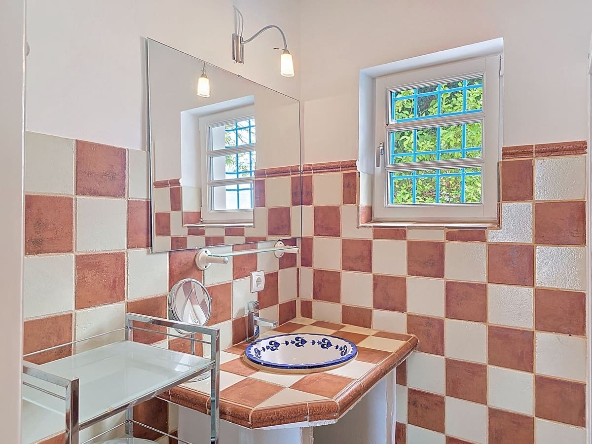 3 bedroom Villa for sale in Sayalonga with pool garage - € 845,000 (Ref: 9254407)