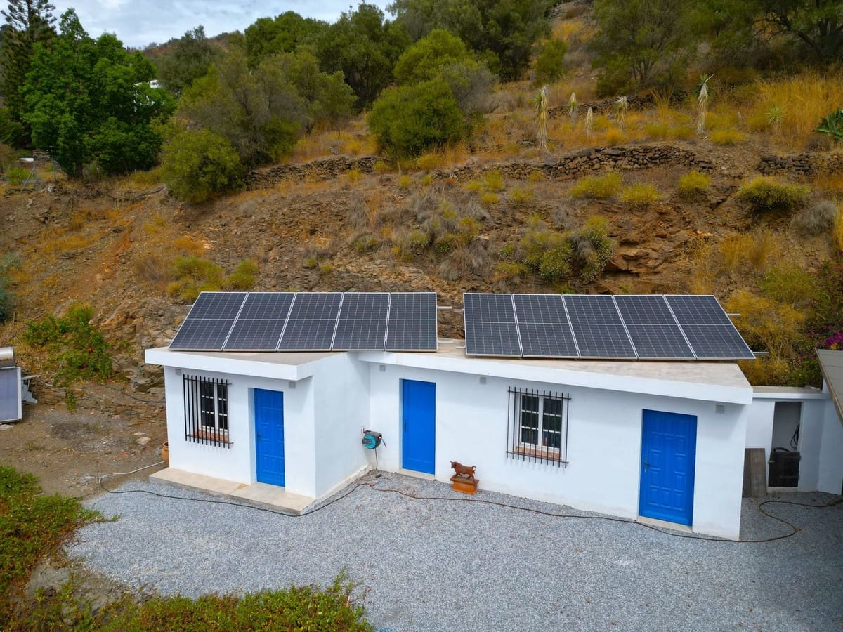 3 bedroom Villa for sale in Sayalonga with pool garage - € 845,000 (Ref: 9254407)