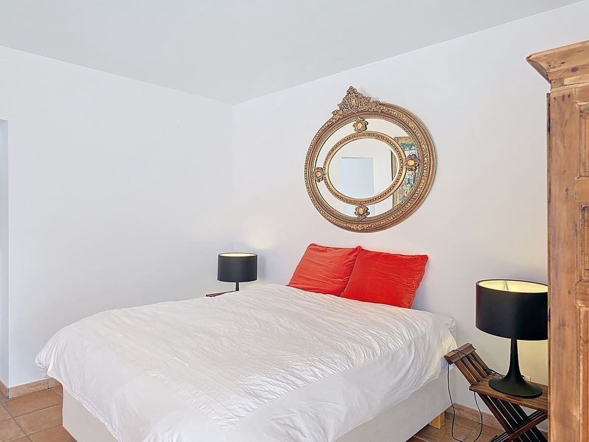 3 makuuhuone Huvila myytävänä paikassa Sayalonga mukana uima-altaan 
autotalli - 845 000 € (Ref: 9254407)