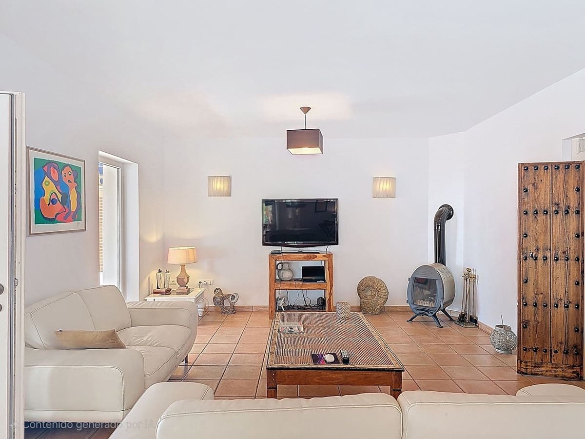 3 bedroom Villa for sale in Sayalonga with pool garage - € 845,000 (Ref: 9254407)