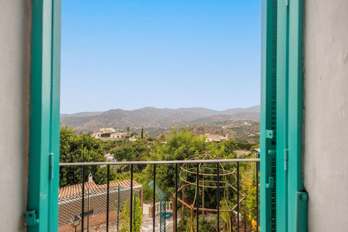 7 soveværelse Finca/Landehus til salg i Frigiliana med swimmingpool garage - € 1.250.000 (Ref: 9263391)