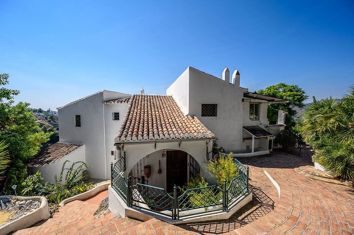 7 bedroom Finca/Country House for sale in Frigiliana with pool garage - € 1,250,000 (Ref: 9263391)