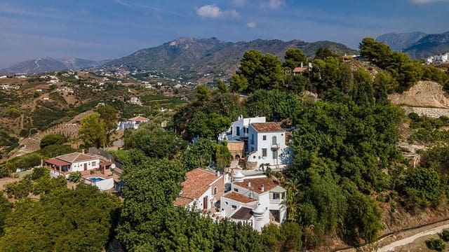 7 bedroom Finca/Country House for sale in Frigiliana with pool garage - € 1,250,000 (Ref: 9263391)