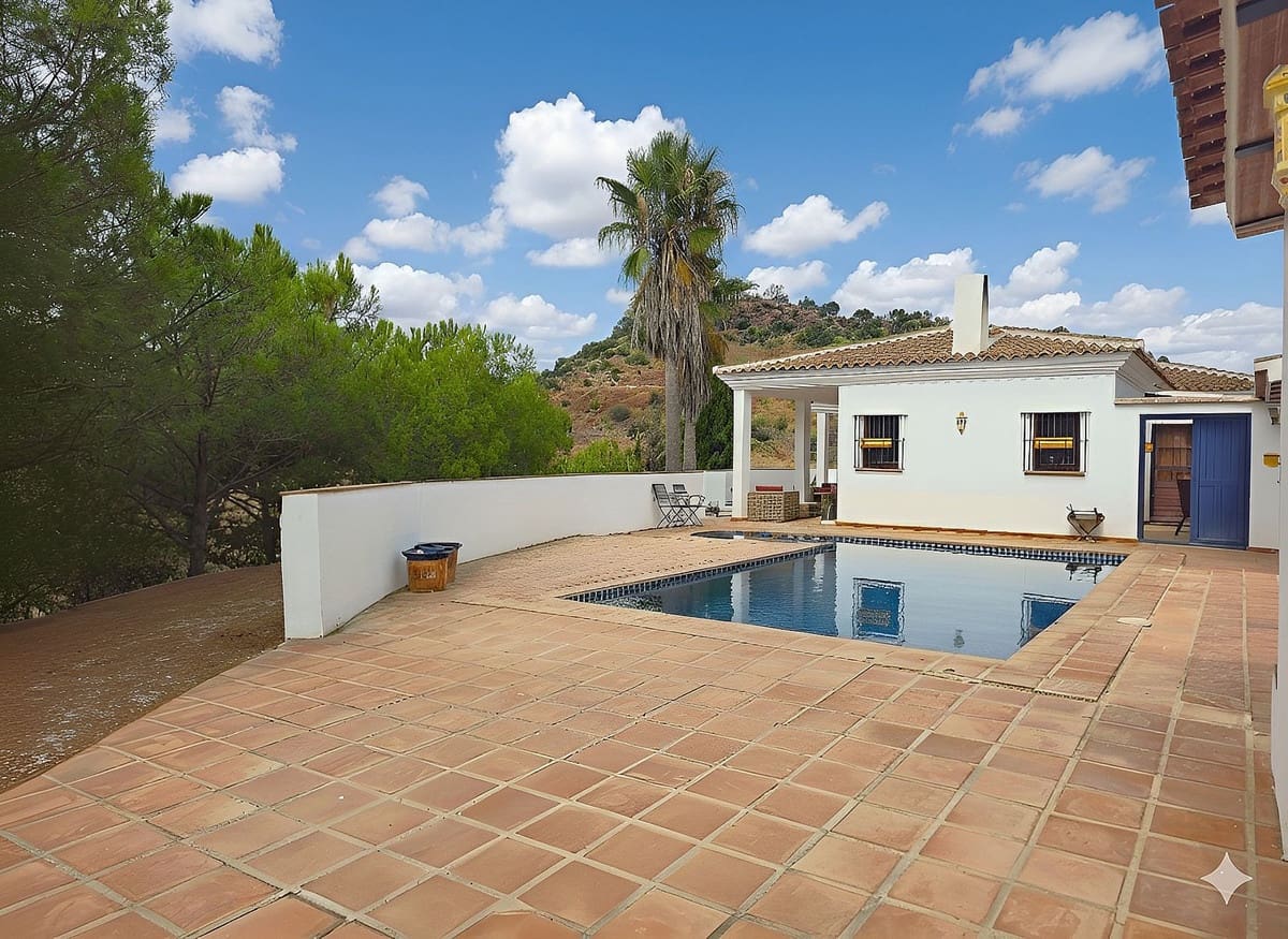 3 sypialnia Willa na sprzedaż w Almogia z basenem garażem - 479 000 € (Ref: 9263889)