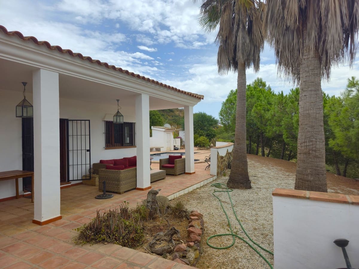 3 sypialnia Willa na sprzedaż w Almogia z basenem garażem - 479 000 € (Ref: 9263889)