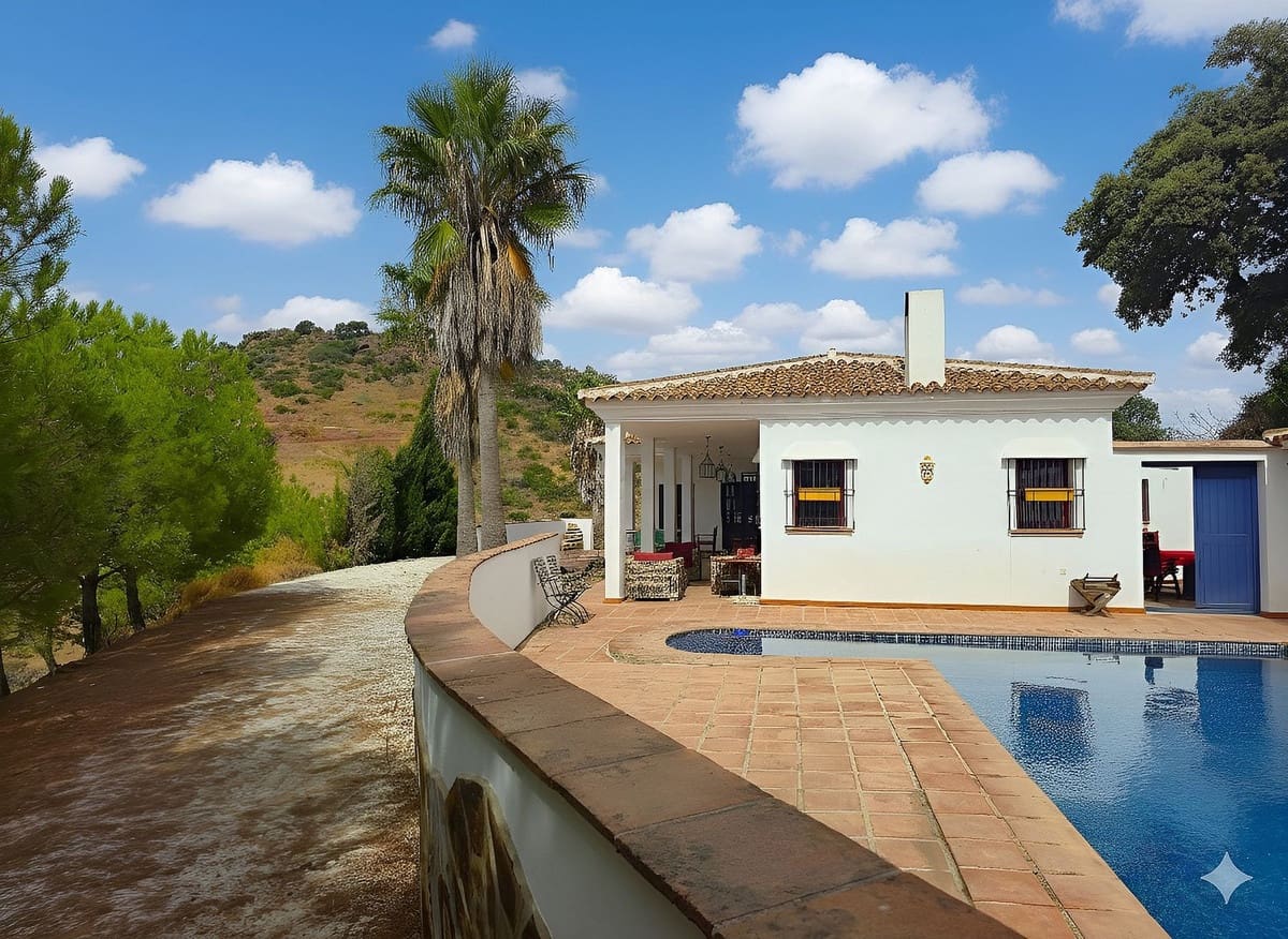 3 sypialnia Willa na sprzedaż w Almogia z basenem garażem - 479 000 € (Ref: 9263889)