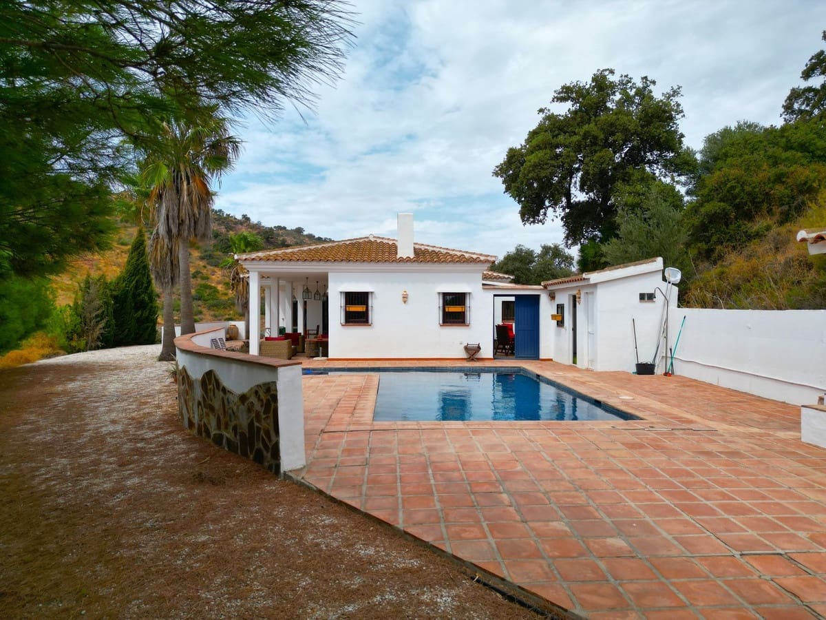 3 sypialnia Willa na sprzedaż w Almogia z basenem garażem - 479 000 € (Ref: 9263889)