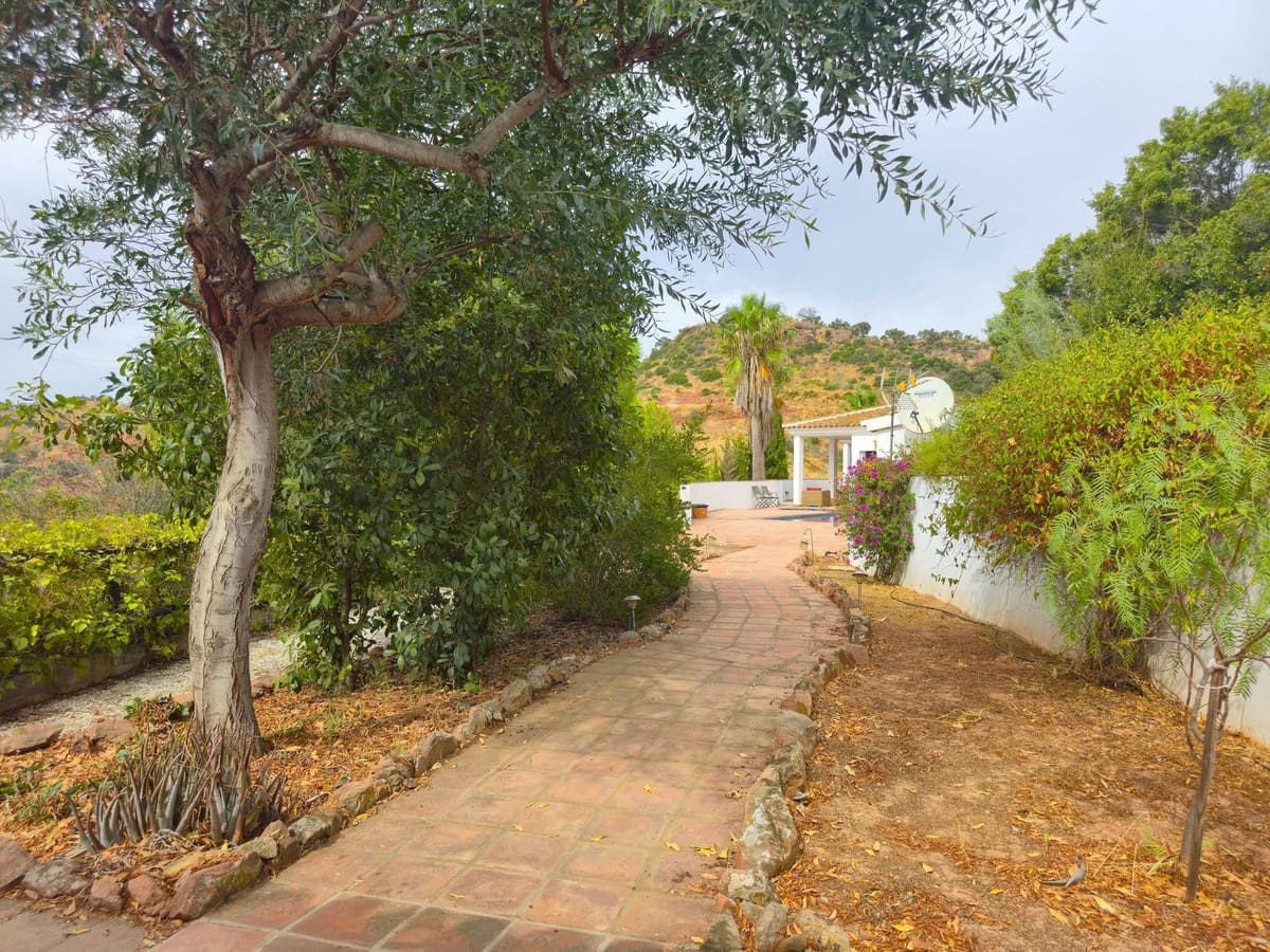 3 sypialnia Willa na sprzedaż w Almogia z basenem garażem - 479 000 € (Ref: 9263889)