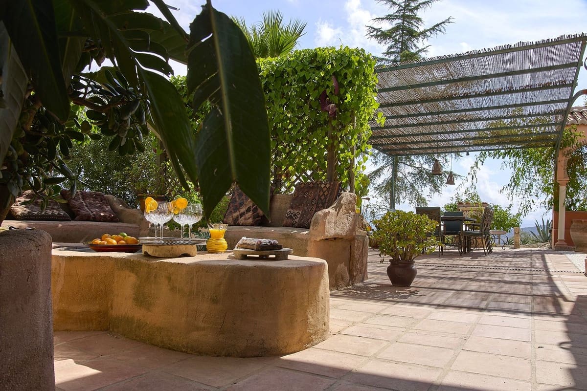 5 soveværelse Finca/Landehus til salg i Comares med swimmingpool garage - € 1.650.000 (Ref: 9302816)