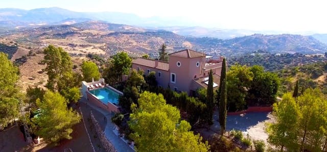 5 slaapkamer Finca/Landhuis te koop in Comares met zwembad garage - € 1.650.000 (Ref: 9302816)