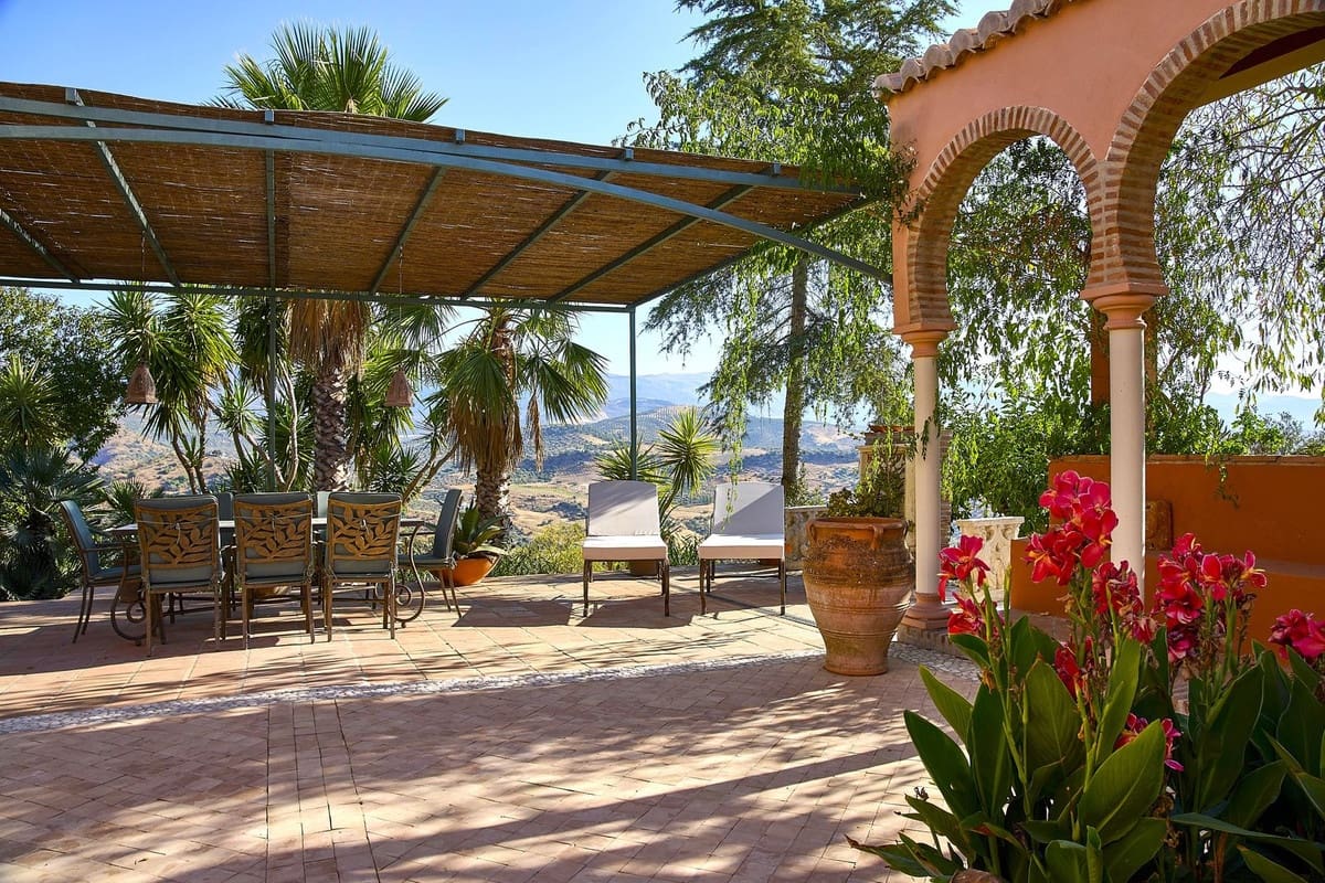 5 bedroom Finca/Country House for sale in Comares with pool garage - € 1,650,000 (Ref: 9302816)