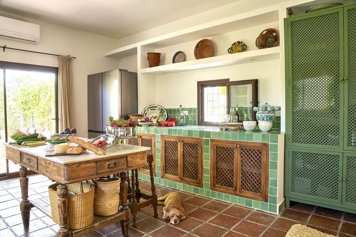 5 bedroom Finca/Country House for sale in Comares with pool garage - € 1,650,000 (Ref: 9302816)