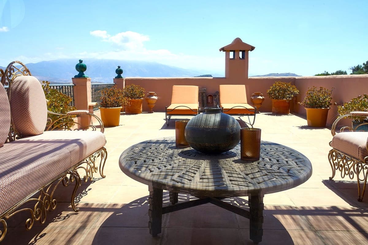 5 bedroom Finca/Country House for sale in Comares with pool garage - € 1,650,000 (Ref: 9302816)