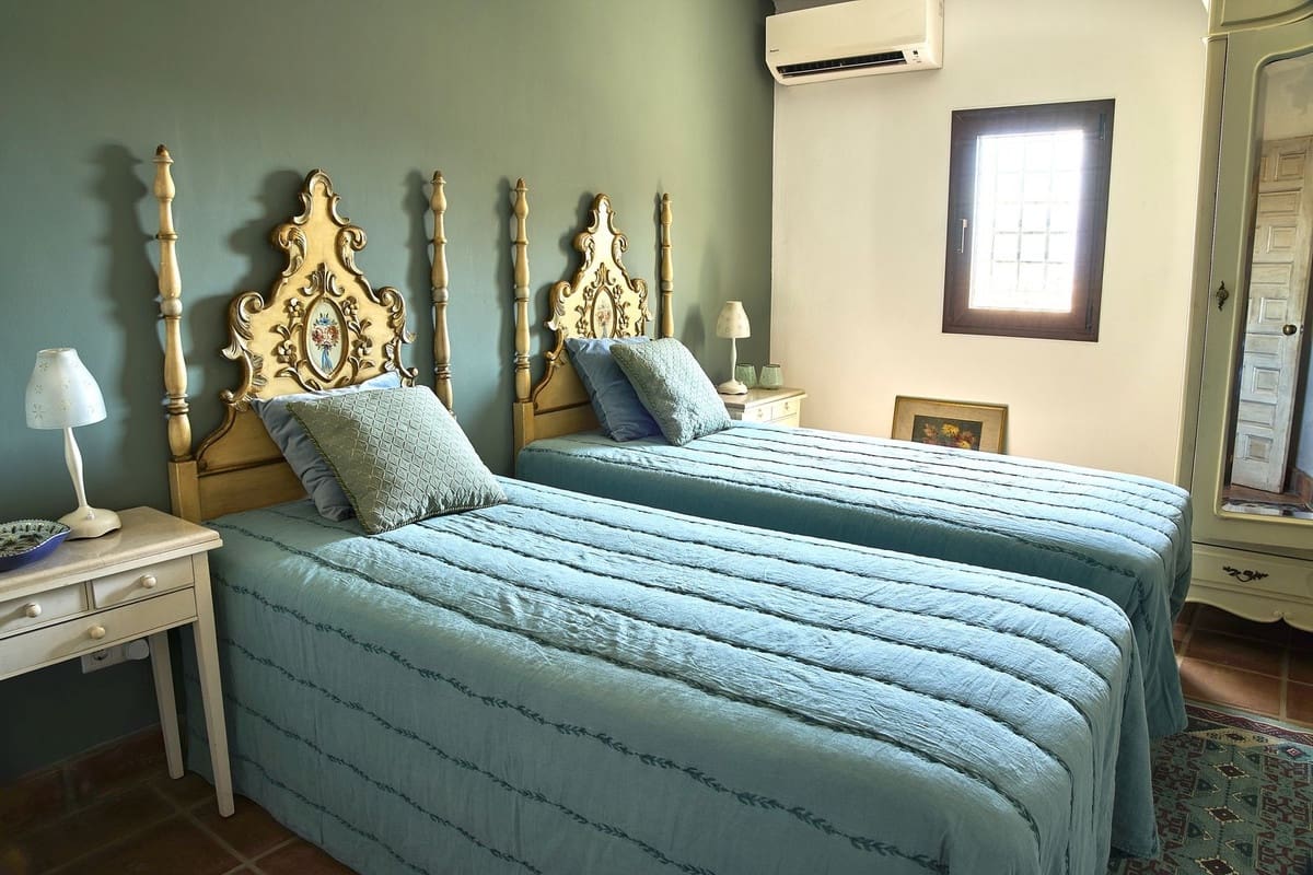 5 bedroom Finca/Country House for sale in Comares with pool garage - € 1,650,000 (Ref: 9302816)