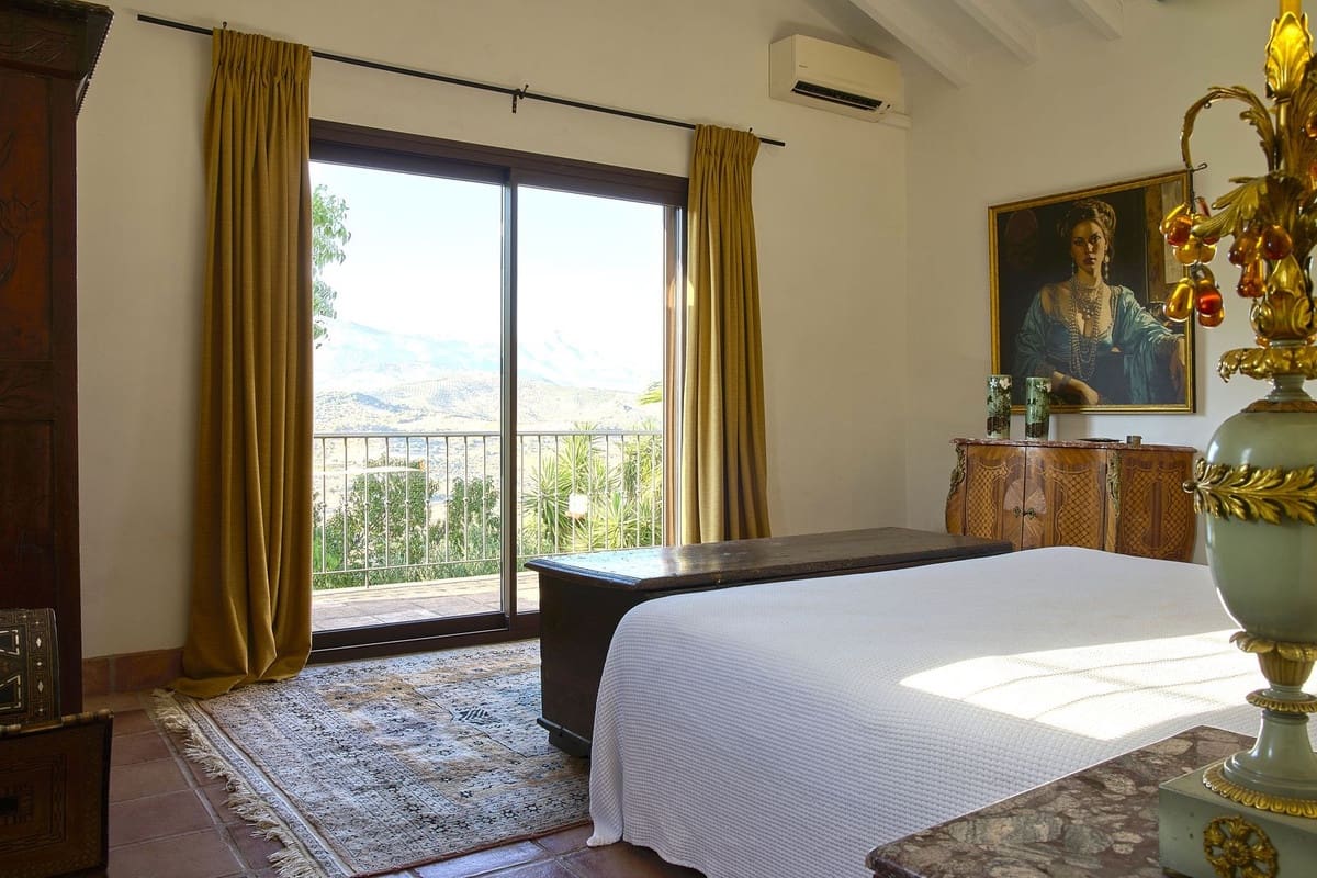 5 bedroom Finca/Country House for sale in Comares with pool garage - € 1,650,000 (Ref: 9302816)