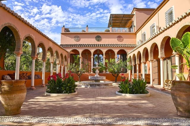 5 bedroom Finca/Country House for sale in Comares with pool garage - € 1,650,000 (Ref: 9302816)