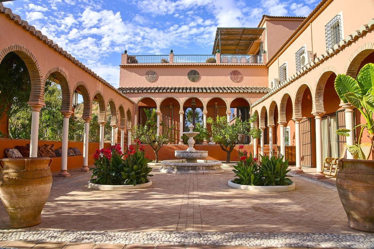 5 bedroom Finca/Country House for sale in Comares with pool garage - € 1,650,000 (Ref: 9302816)