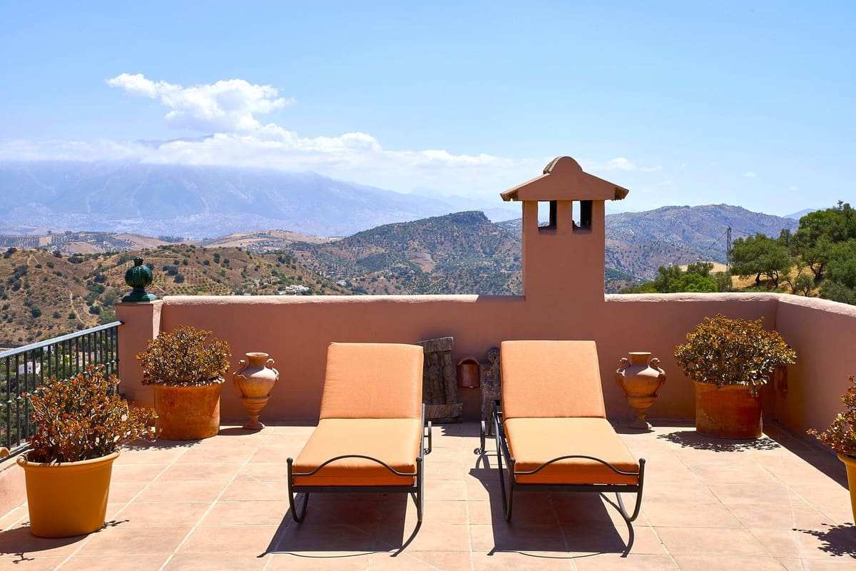 5 bedroom Finca/Country House for sale in Comares with pool garage - € 1,650,000 (Ref: 9302816)