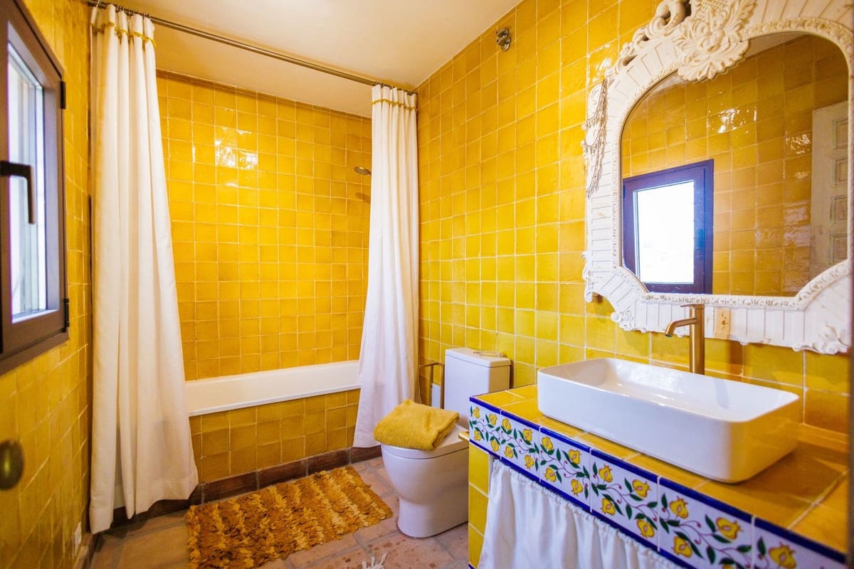 5 bedroom Finca/Country House for sale in Comares with pool garage - € 1,650,000 (Ref: 9302816)